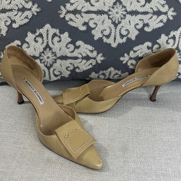Manolo Blahnik Shoes - Manolo Blahnik Size 39.5 Vintage Beige Heels Size 9.5